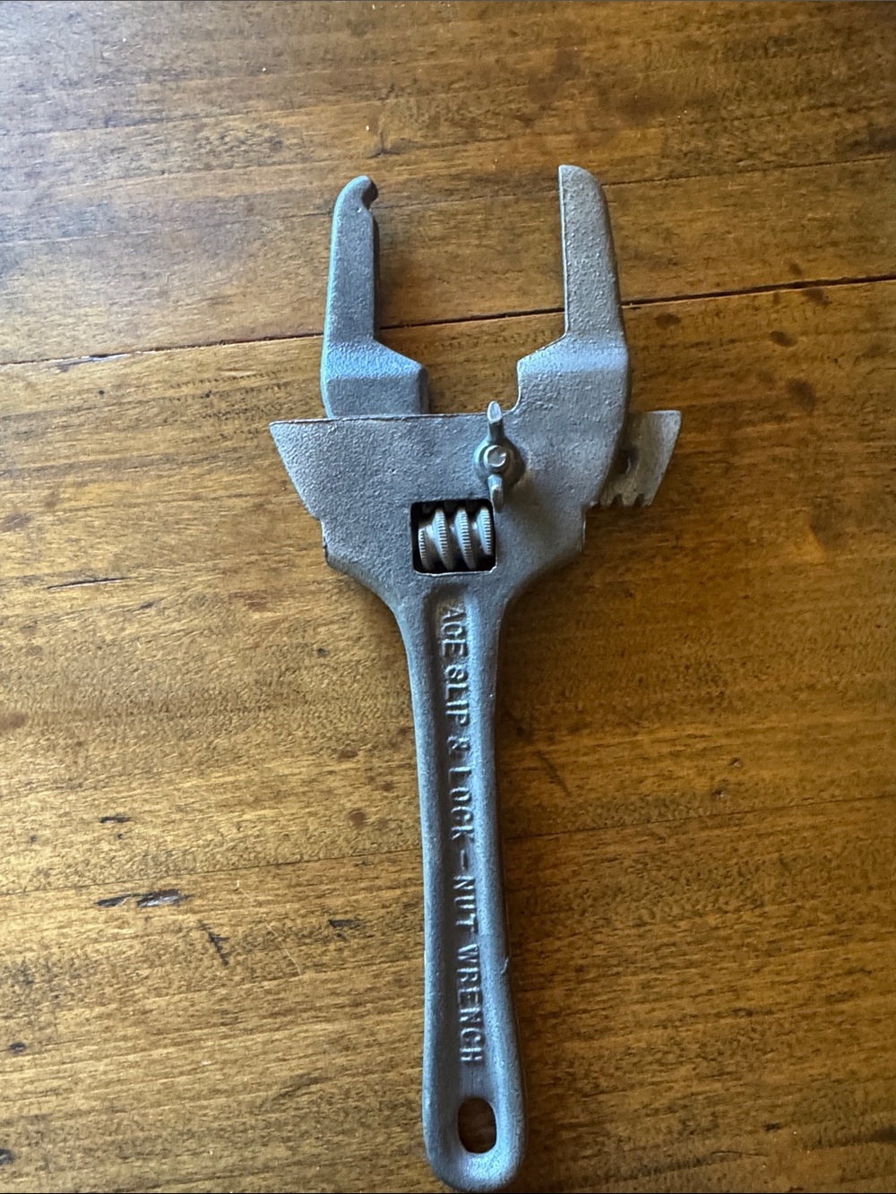 Covers Co Ace Slip & Lock Adjustable Nut Wrench hand tool